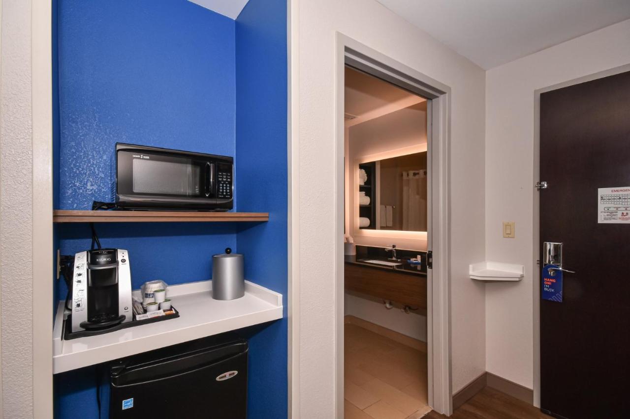 Holiday Inn Express Charlotte Southeast - Matthews By Ihg Exterior photo